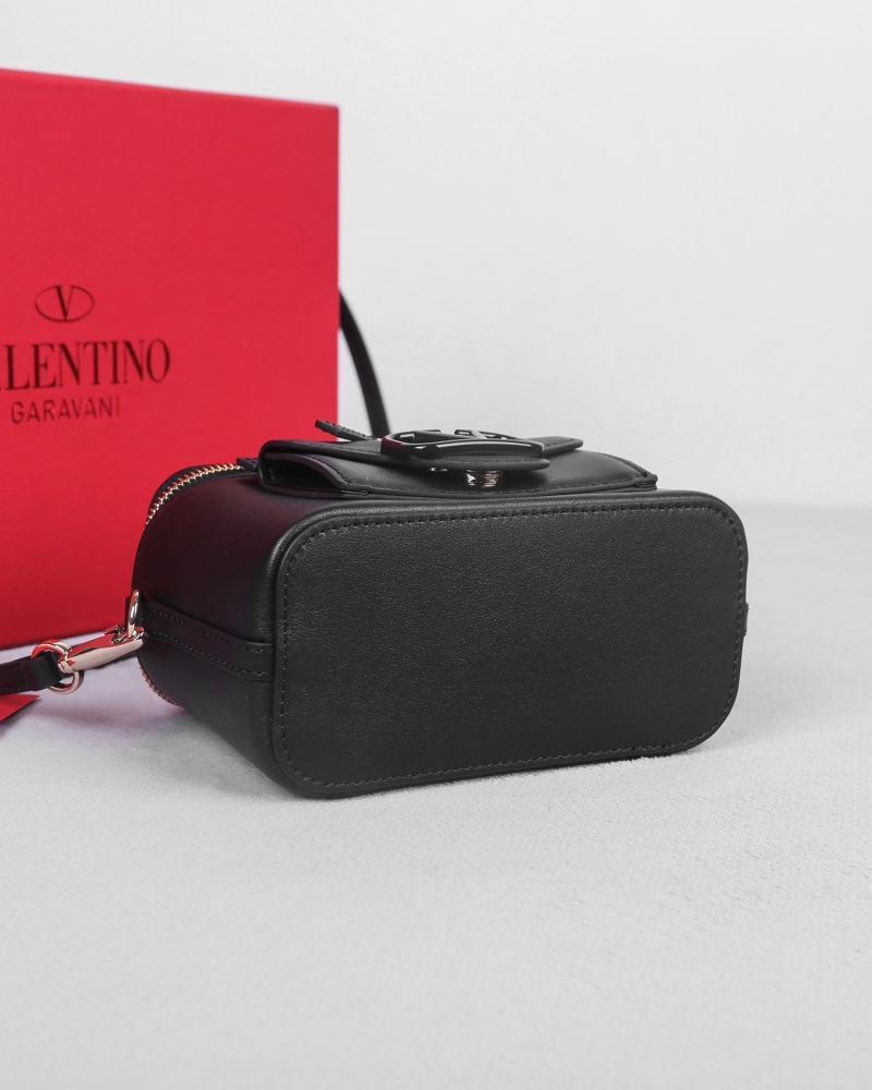 Va1e*ntin0 top handle bag